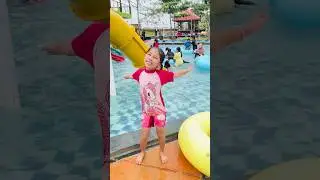 Naura berenang Gaya Lumba Lumba 