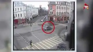 В центре Москвы неизвестный водитель сбил сотрудника ДПС и скрылся