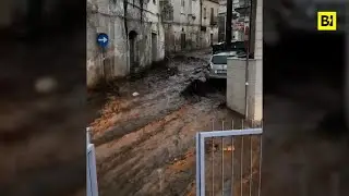 Maltempo in Campania, le auto trascinate via dal fango a San Felice a Cancello