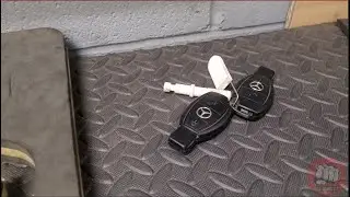 How to replace Mercedes key fob battery (A class)