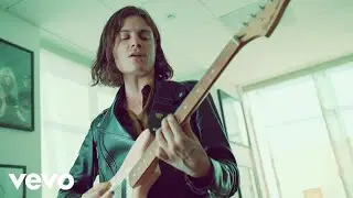 BØRNS - Pink Mustangs Are BØRN(S) As Wild Horses