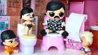 ON THE POTTY! MOM WENT TO KINDERGARTEN👶👶😜 LOL surprise dolls in kindergarten! Cartoons of DARINELKA