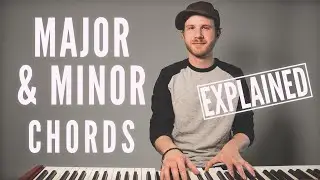 How to build major and minor chords // Piano music theory for beginners