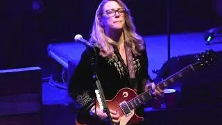 smokin' Susan solo! 