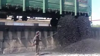 HOW COAL IS UNLOADED FROM THE WAGON