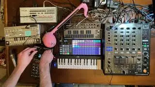 Creating Electronic Music Live From Scratch ⚡️🔊👀 