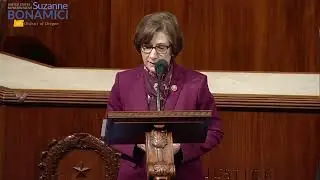 Congresswoman Suzanne Bonamici Thanks Congressman Earl Blumenauer for his Service