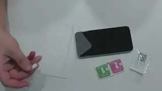How to glue a protective glass on a phone with liquid.