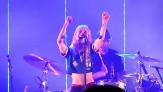 Paramore - Everywhere (Fleetwood Mac cover) | 013, Tilburg