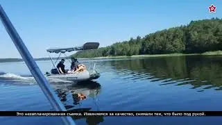 Биминитоп на ходу. Не парусит, не мешает.