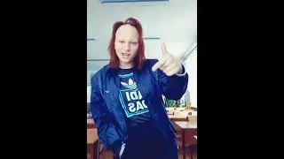 я врываюсь в топы заходя без стука напол сука