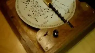 Disc-playing Music Box: Continuous Play