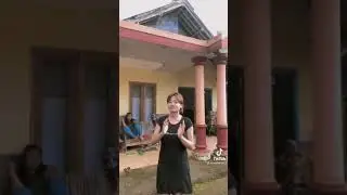 Tiktok gunung gede baju hitam bertato