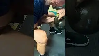 Concentration Curls with kettlebell