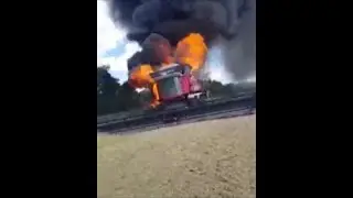 ГОРИТ ТЕХНИКА!! ПОЖАР!! AGRICULTURAL MACHINERY BURNING!!!
