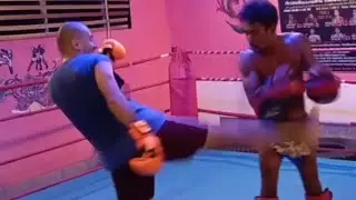 Intense Muay Thai Training Session: Pad Work & Unique Combos