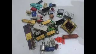 Expensive receiving radio components in HP8160A.