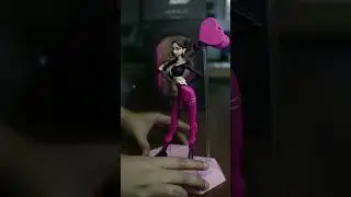 Unboxing Toylaxy BlackPink figures - Jennie 