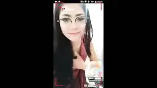 KELAKUAN DUA JANDA BAHENOL. BIKIN PRIA PENGEN BOOKING.. MEREKA MAU LEPAS BRA COYY