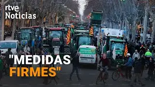 BARCELONA: Los AGRICULTORES COLAPSAN el CENTRO de la CIUDAD en una MARCHA AUTORIZADA | RTVE Noticias