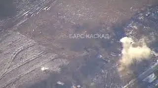 the Ukrainian 152-mm howitzer "Msta-B" destroyed by artillery fire of the Russian army.