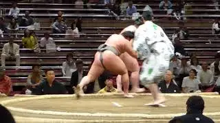 Bushozan (1-1) - Asakishin (2-0) , Sumo : Natsubasho '18