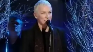 Annie Lennox - The Holly & The Ivy (Music Video)