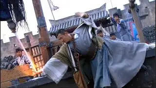 The master attacked the beauty, the kung fu monk couldn't bear it, and shot instantly