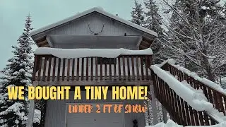 Tiny Home Living - We find our new tiny home under 2 feet of snow and “Just knew”