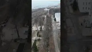 на большом воздушном шаре:)