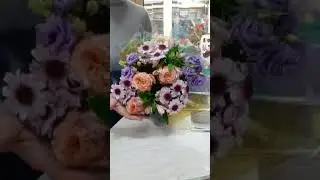 Сборка и упаковка букета💐                            #сборкабукета #флористика #упаковкабукета