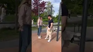 ДЕВУШКА УПАЛА/РАЗВЯЗАЛ ШНУРКИ/ПРАНК/РЕАКЦИЯ #shorts #пранк #реакция #tiktok