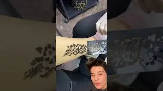 Hint kınasından dövme yapmayı deniyorum! 