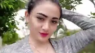 Viral  !!! Cewek cakep asal surabaya buka bukaan