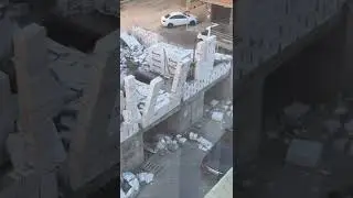 Махачкале ветер упал стену