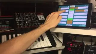 Johnny - Multiwave Tremolo for iPad Demo (Synth)