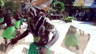 Piul Mens performing..