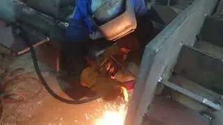 Воздушно-дуговая строжка металла с помощью сварочного полуавтомата ESAB WARRIOR (MIG) 500I CC/CV