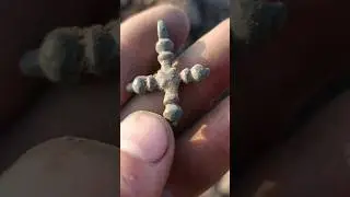 Шикарный нательный крестик ДОМОНГОЛ #metaldetecting #кладоискатель #коп