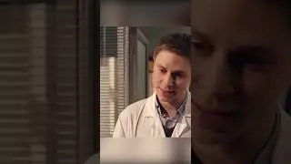 Ей надо знать, а она может не говорить. Бесит?