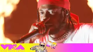 Kendrick Lamar Performs DNA / Humble | 2017 VMAs