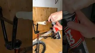 Ultimate BMX Grips Hack!⁉️☝️ How To Replace Your Grips on BMX easily! 😮‍💨🙌 #bmx #bikes #shorts