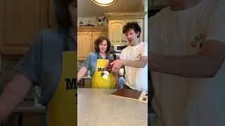 GRANDMA TRYING KETCHUP LIFE HACK #shorts