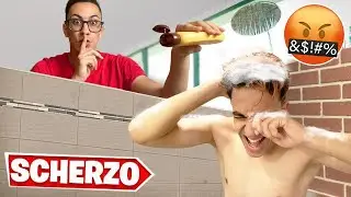 SCHERZO a ZBLITO con lo SHAMPOO INFINITO mentre si fa la DOCCIA...