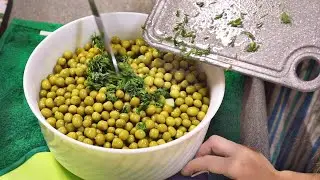 Когда есть горошек и огурец  готовлю этот легкий салат на ужин . 