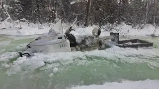 Застрял в верховодке на снегоходе....