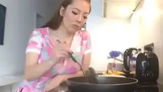 We actually cook like this, not in a sexy way - Hitomi Tanaka