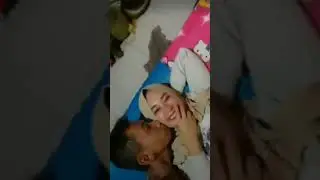 sayang banget sama istrinya. cipok cipokan