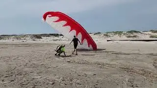 Paramotor Pilot Tries To Show He Can Do What SUPER Students Can Do... OOPS!!