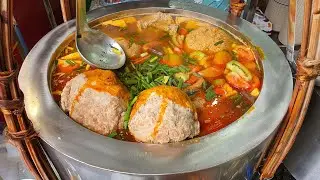Đưa Bố ở quê đi ăn Bún Riêu Gánh ngon nhất khu Chợ Bến Thành